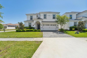 Central & Spacious! 8BR/5BA + Sleeps 16 w/ Pool/ Hot-tub + WiFi